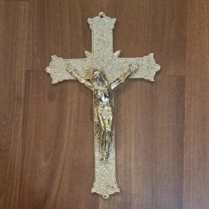 Vintage GALLO Co. NY Gold Colored Metal Crucifix Jesus Cross
